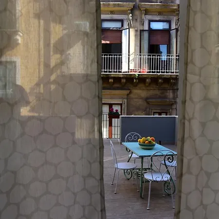 Palazzo Clarenza Di San Domenico Catânia