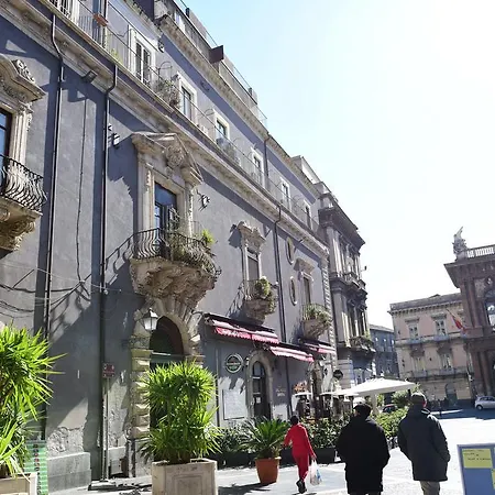 Palazzo Clarenza Di San Domenico Catânia